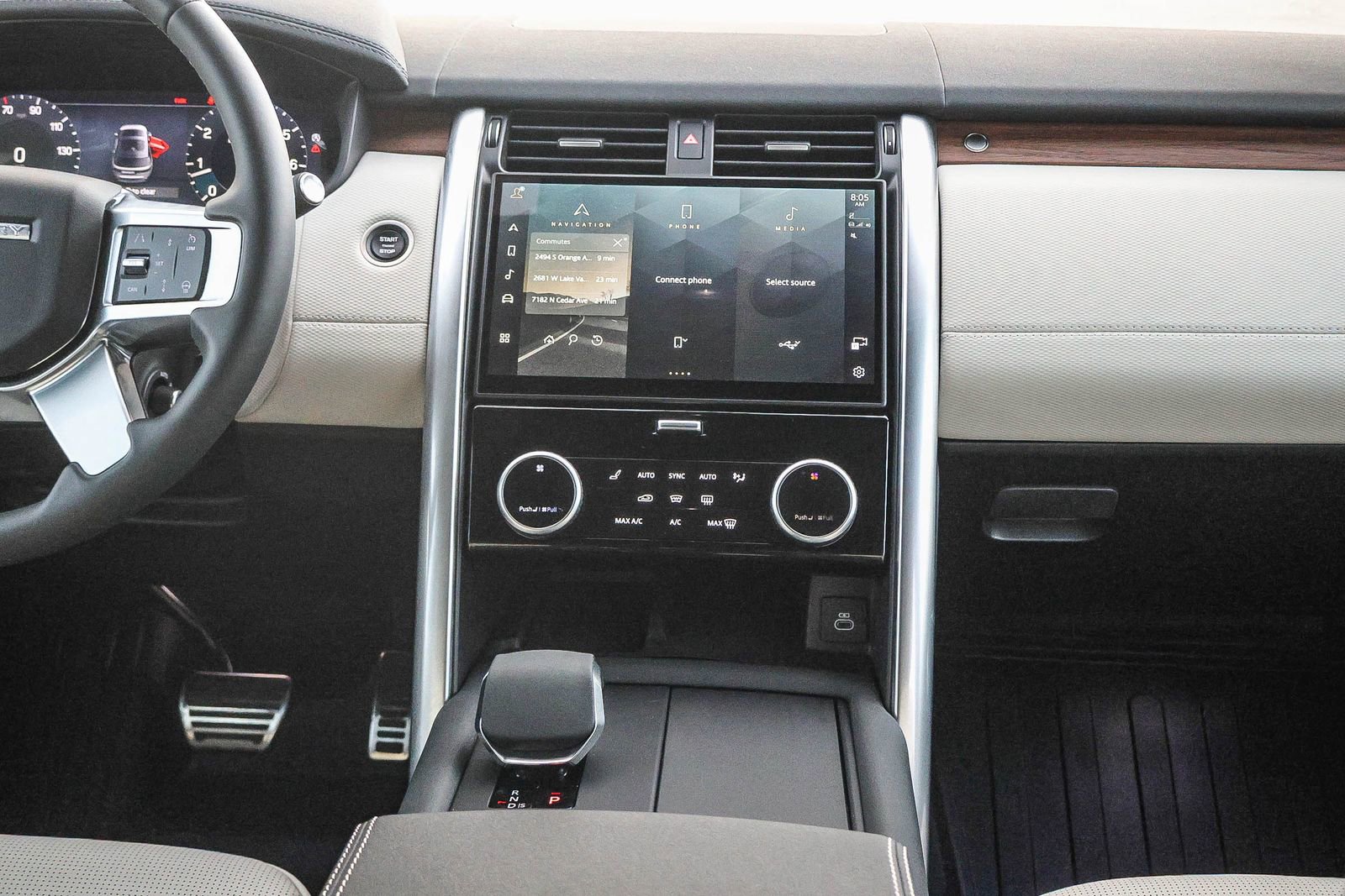 Used 2024 Land Rover Discovery Dynamic SE image 22