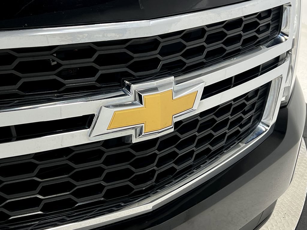 Used 2018 Chevrolet Suburban LT image 40