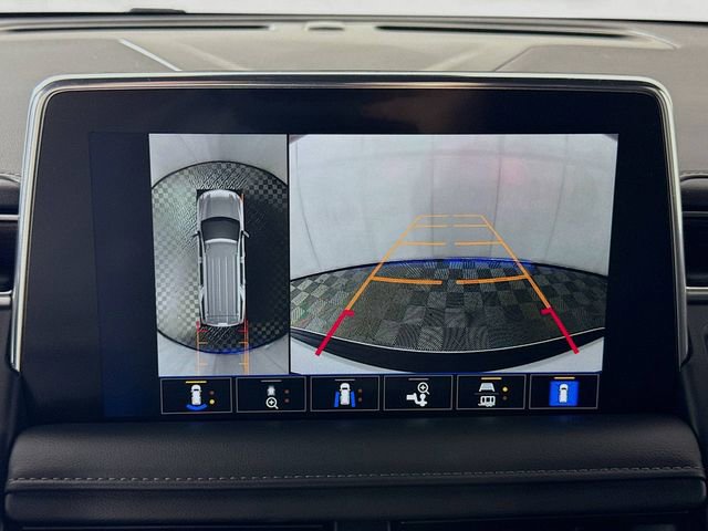 Used 2024 Chevrolet Suburban Z71 w/ Luxury Package image 15