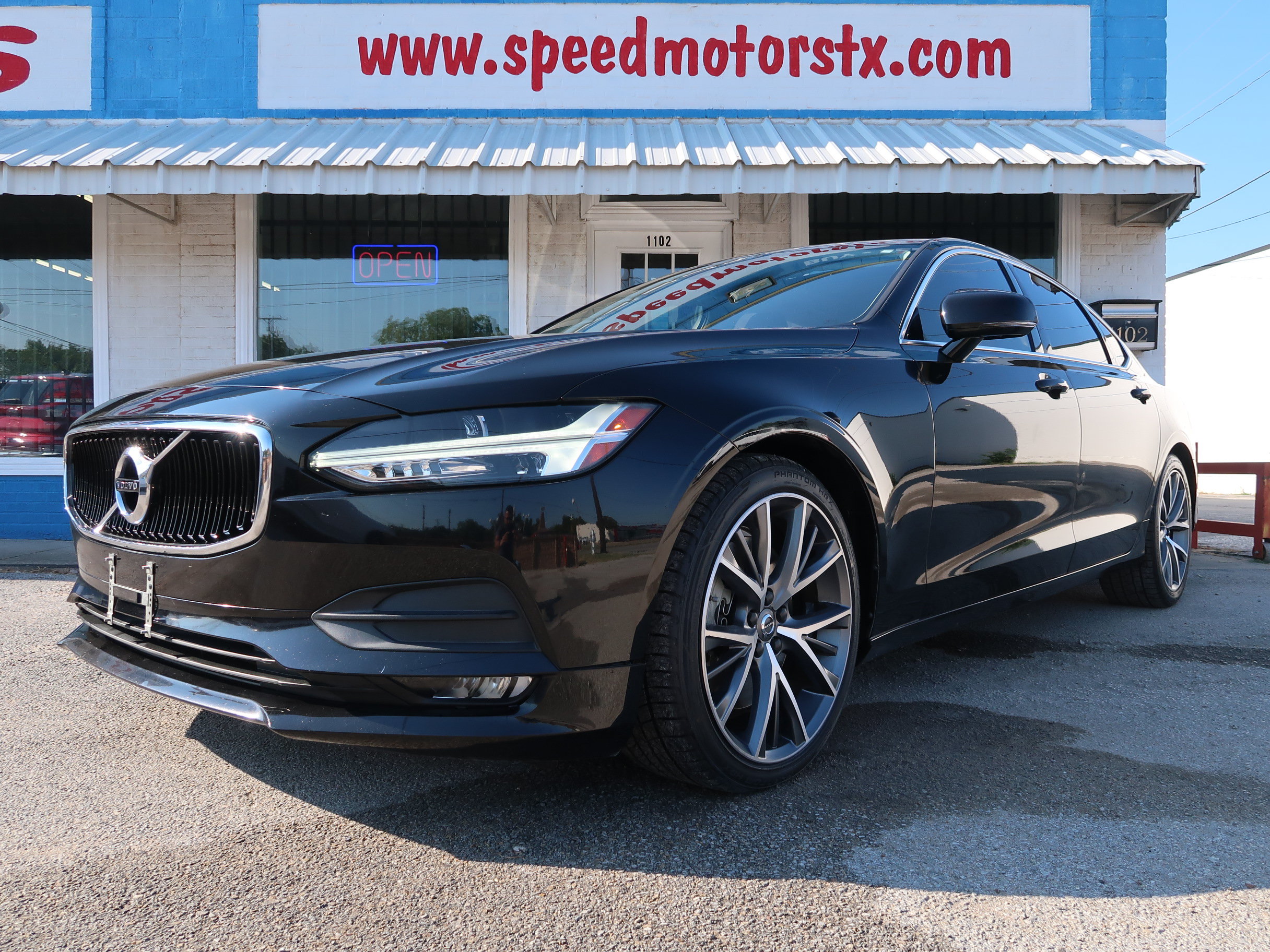 Used 2018 Volvo S90 T6 Momentum AWD/4WD image 5