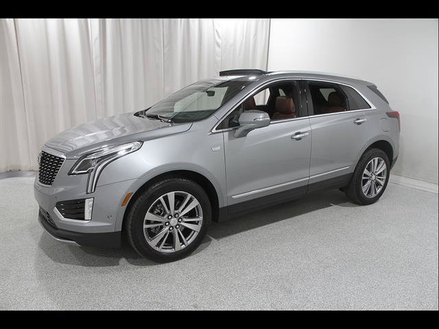 Certified 2025 Cadillac XT5 Premium Luxury w/ Technology Package AWD/4WD image 3