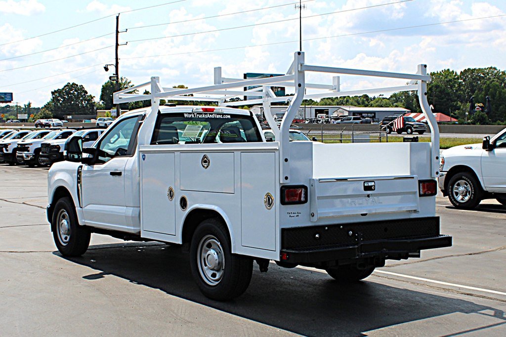 Used 2025 Ford F350 XL w/ XL Driver Assist Package RWD image 4
