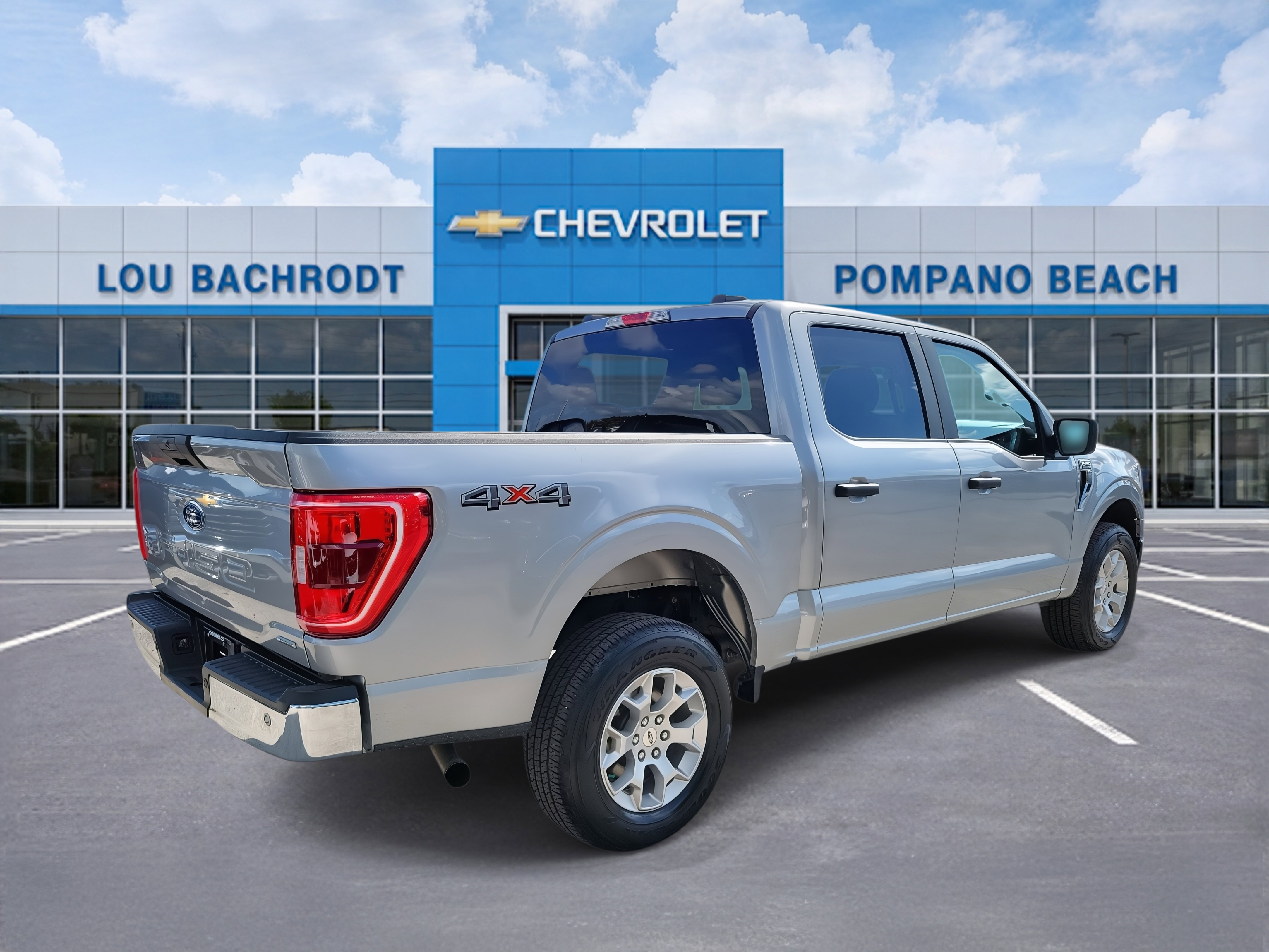 Used 2023 Ford F150 XLT image 3