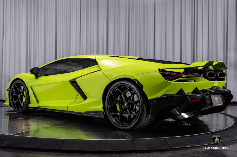 Used 2024 Lamborghini Revuelto image 21