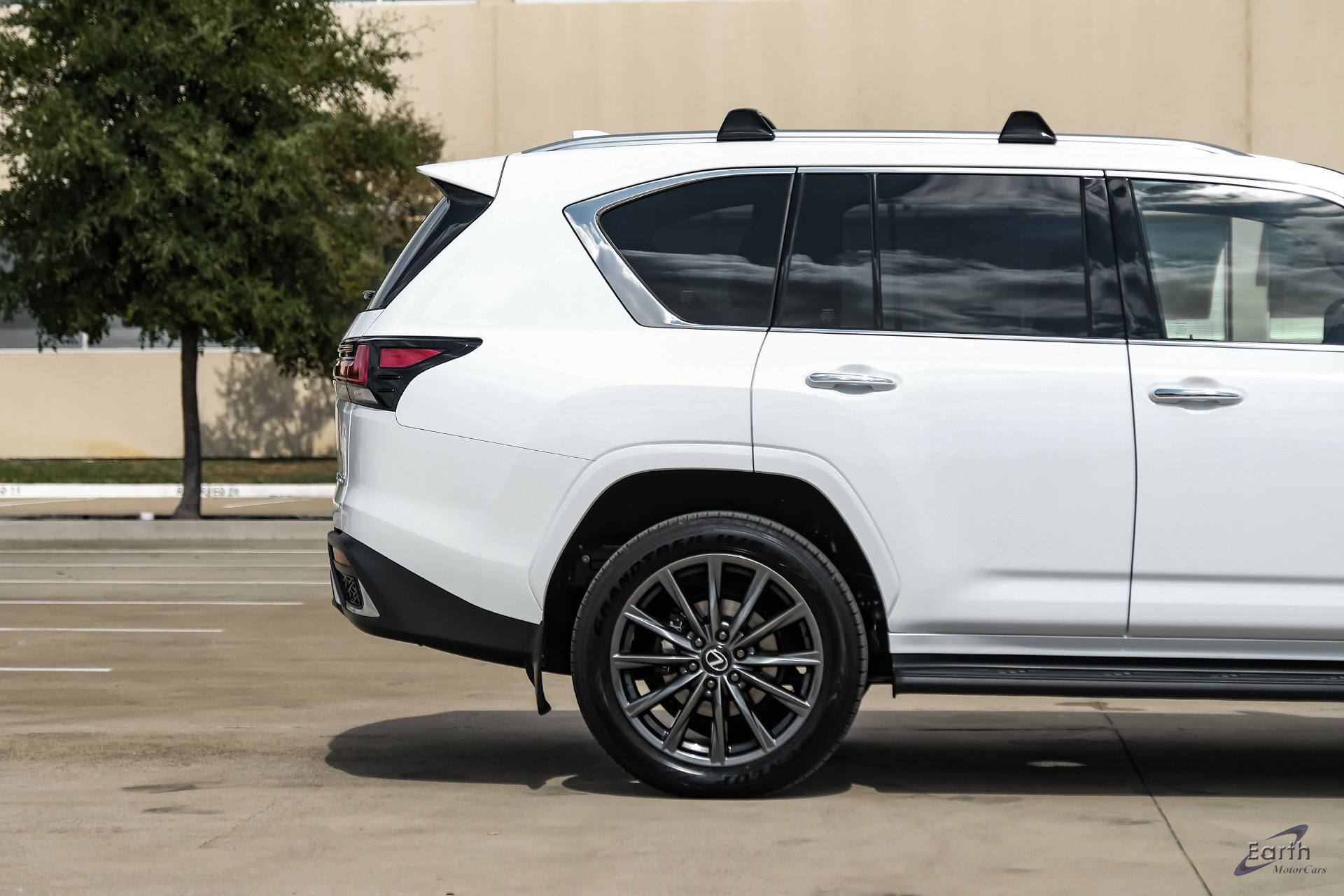 Used 2026 Lexus LX 600 F Sport w/ Accessory Package (Z1) AWD/4WD image 21