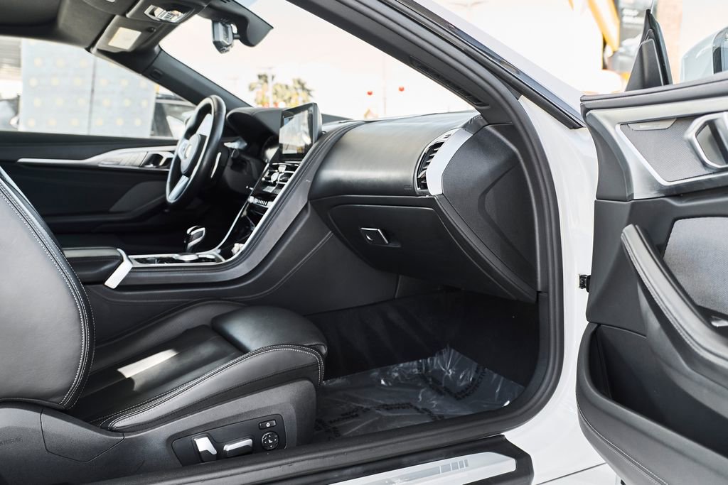 Used 2025 BMW 840i Convertible w/ Comfort Seating Package RWD image 9