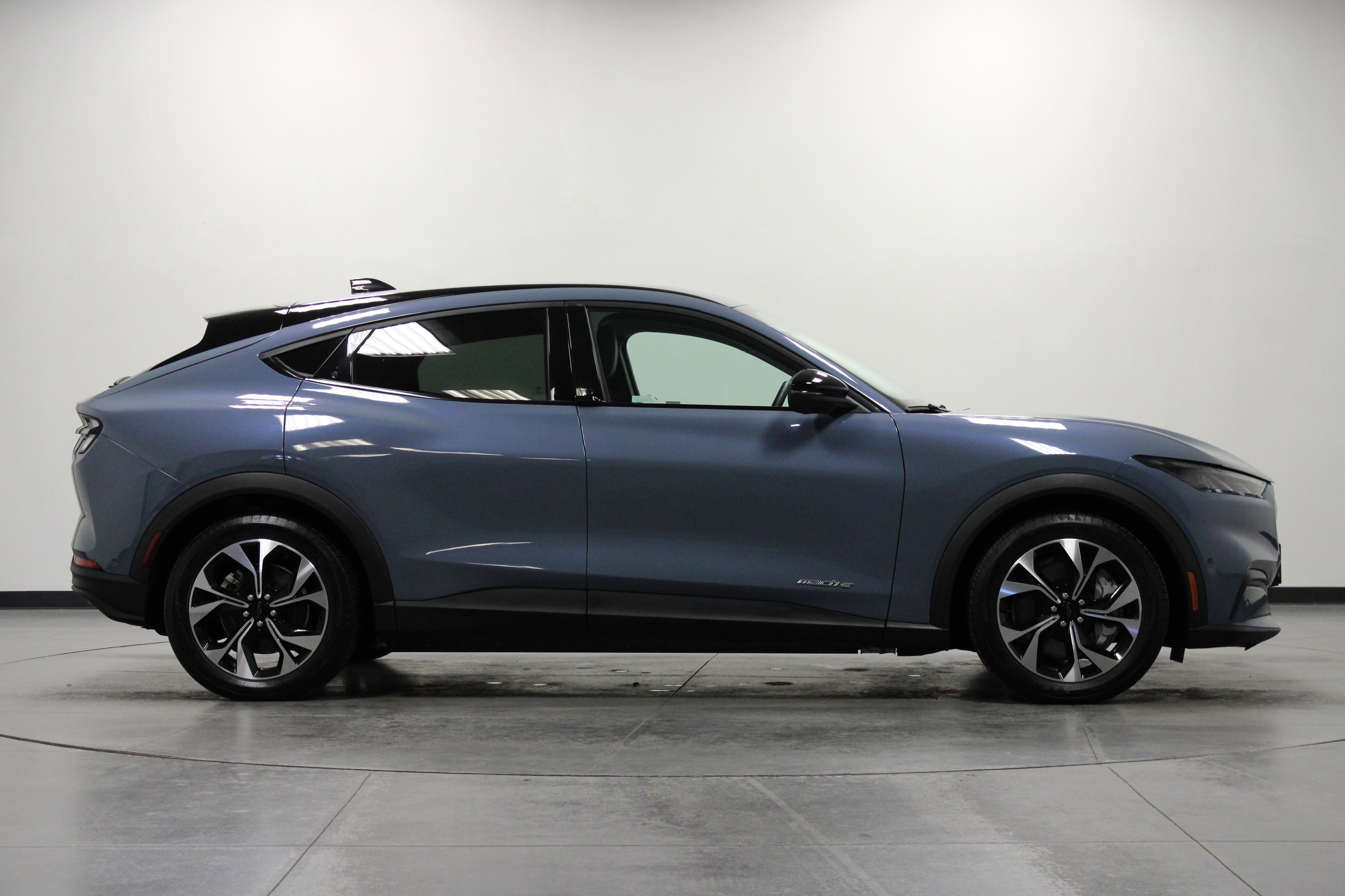 Used 2024 Ford Mustang Mach-E Select image 3