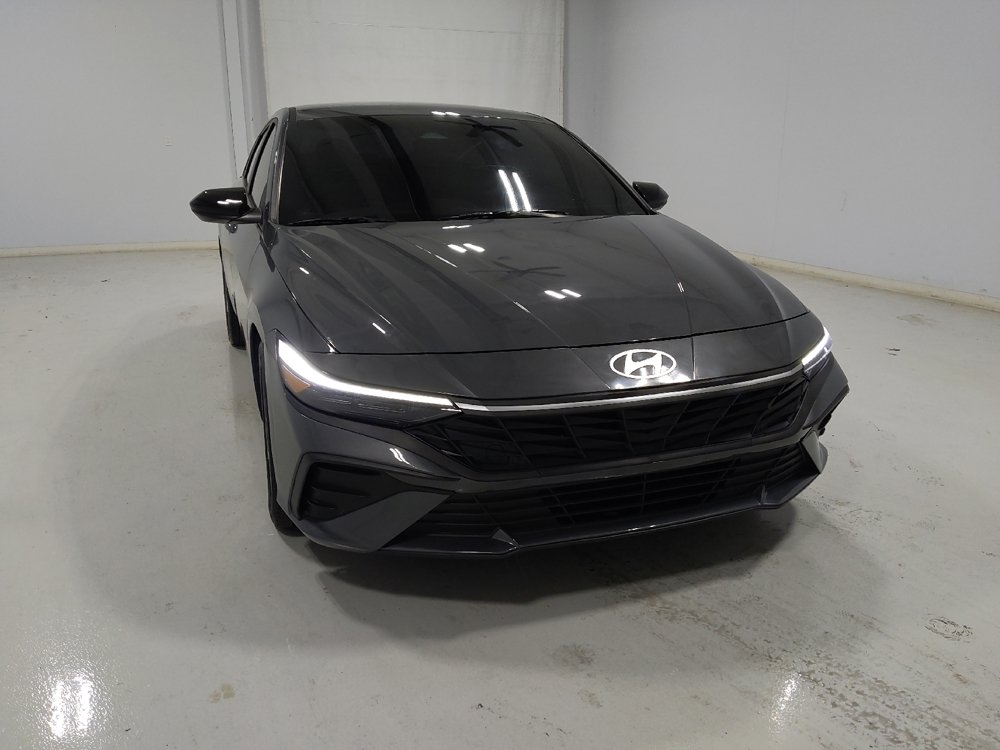 Used 2025 Hyundai Elantra Sport FWD image 14