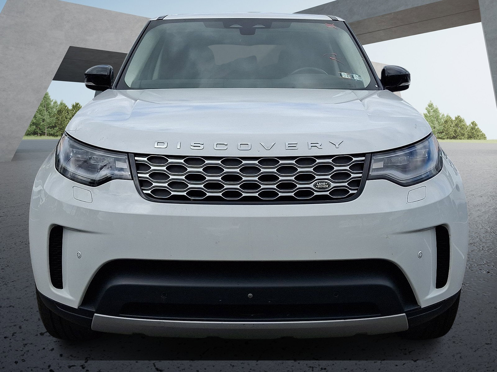 Used 2024 Land Rover Discovery S AWD/4WD image 2