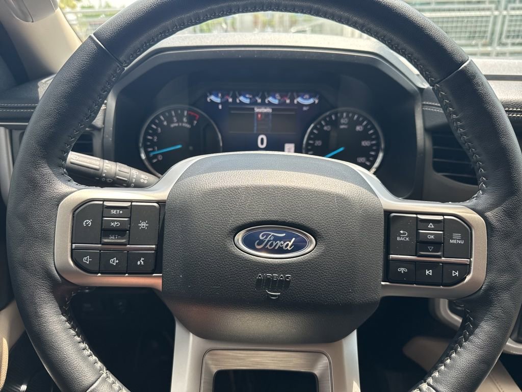 Used 2023 Ford Expedition Max XLT AWD/4WD image 6