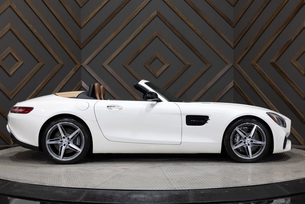 Used 2018 Mercedes-Benz AMG GT Roadster w/ Exclusive Interior Package image 14