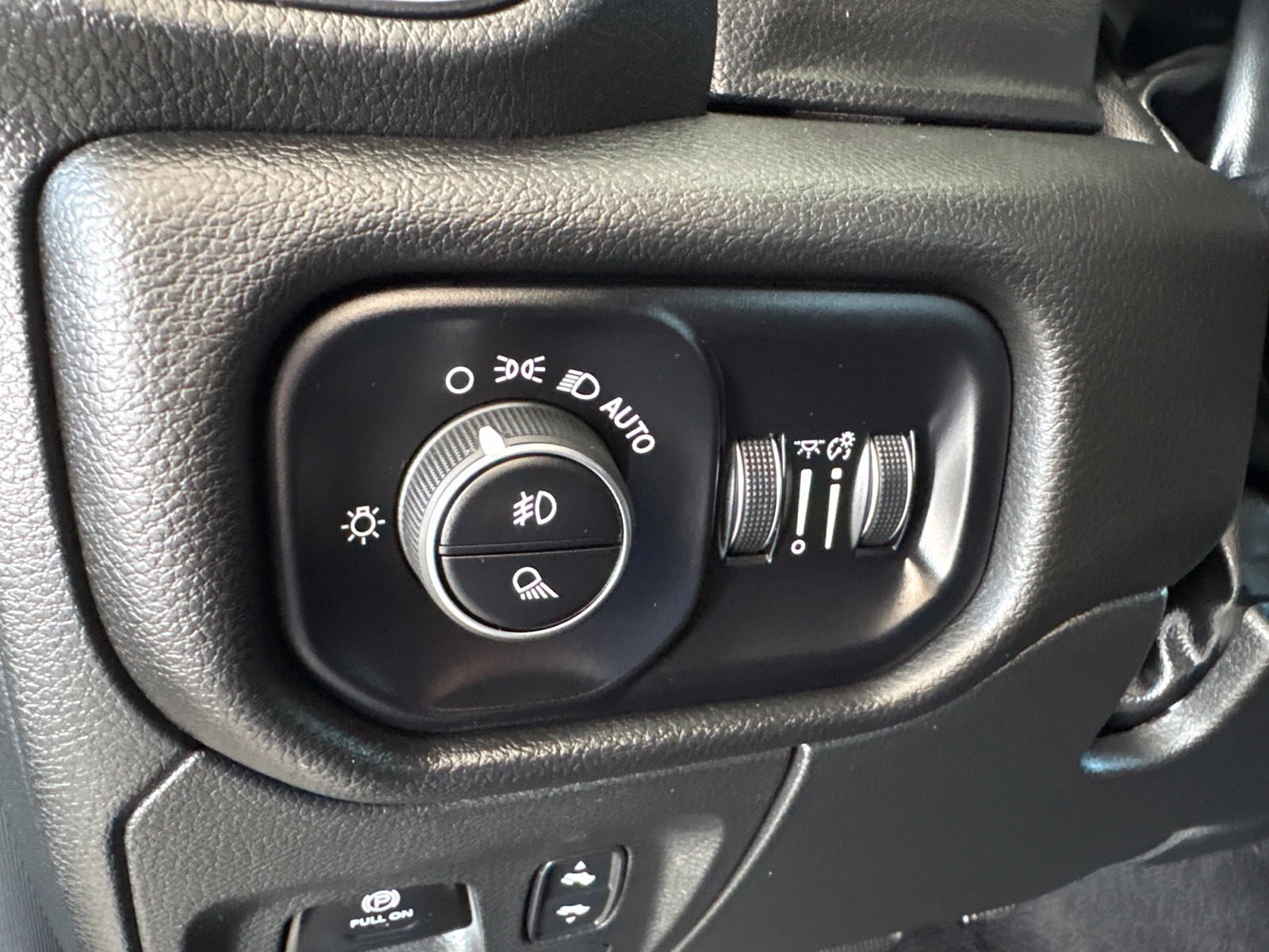 Used 2025 RAM 1500 Lone Star AWD/4WD image 12