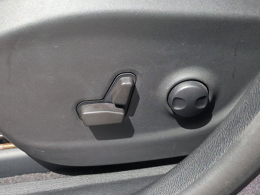 Used 2022 Jeep Cherokee Limited w/ Elite Package image 22