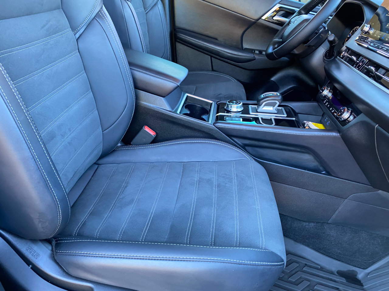 Used 2024 Mitsubishi Outlander SE Black Edition image 54