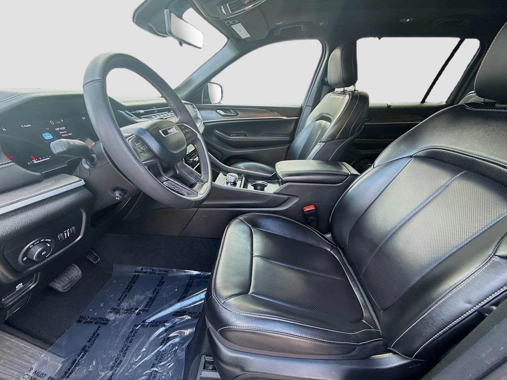 Used 2024 Jeep Grand Cherokee L Limited w/ Luxury Tech Group II image 17