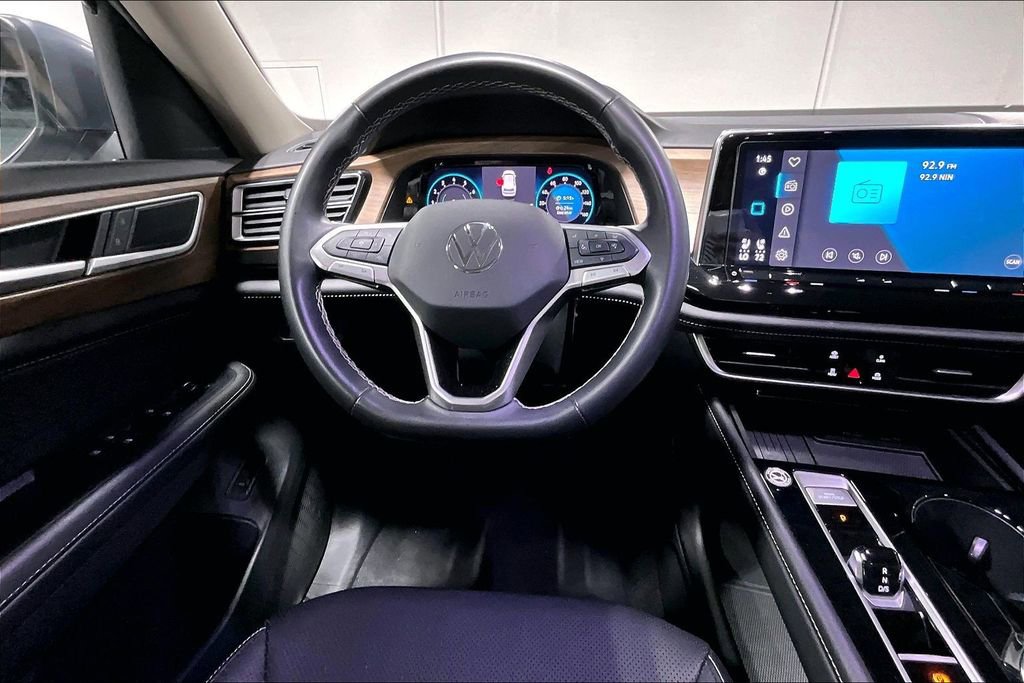 Used 2025 Volkswagen Atlas SE image 7