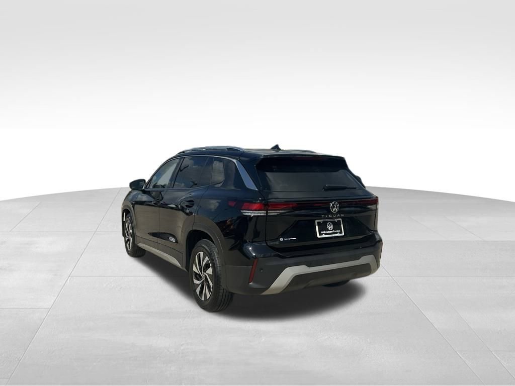 Certified 2025 Volkswagen Tiguan S image 3
