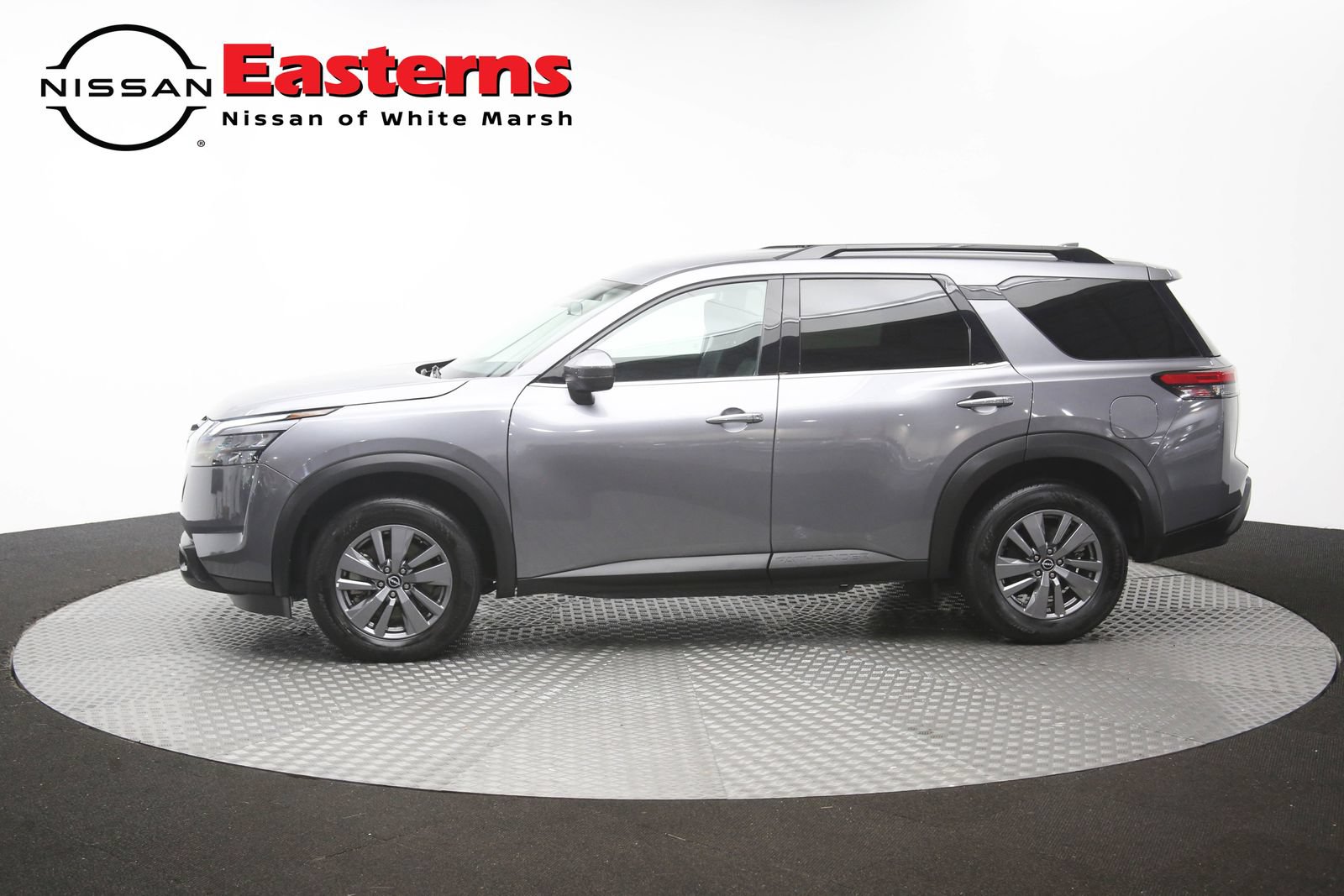 Used 2025 Nissan Pathfinder SV FWD image 60