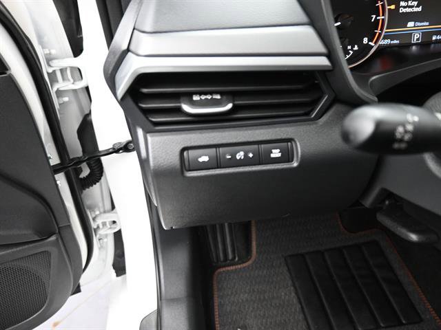 Used 2025 Nissan Altima 2.5 SR image 9