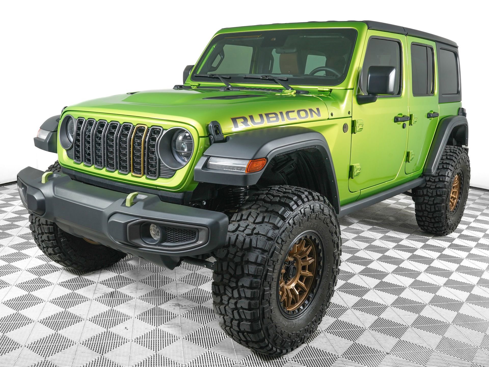 Used 2025 Jeep Wrangler Unlimited Rubicon w/ Convenience Group AWD/4WD image 7