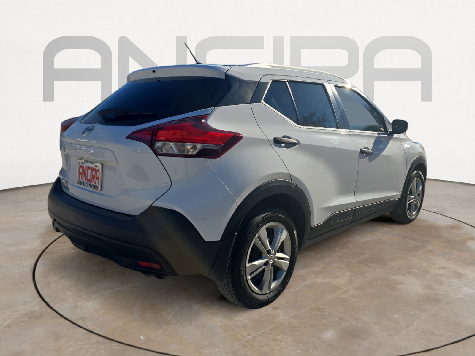 Used 2019 Nissan Kicks S image 10