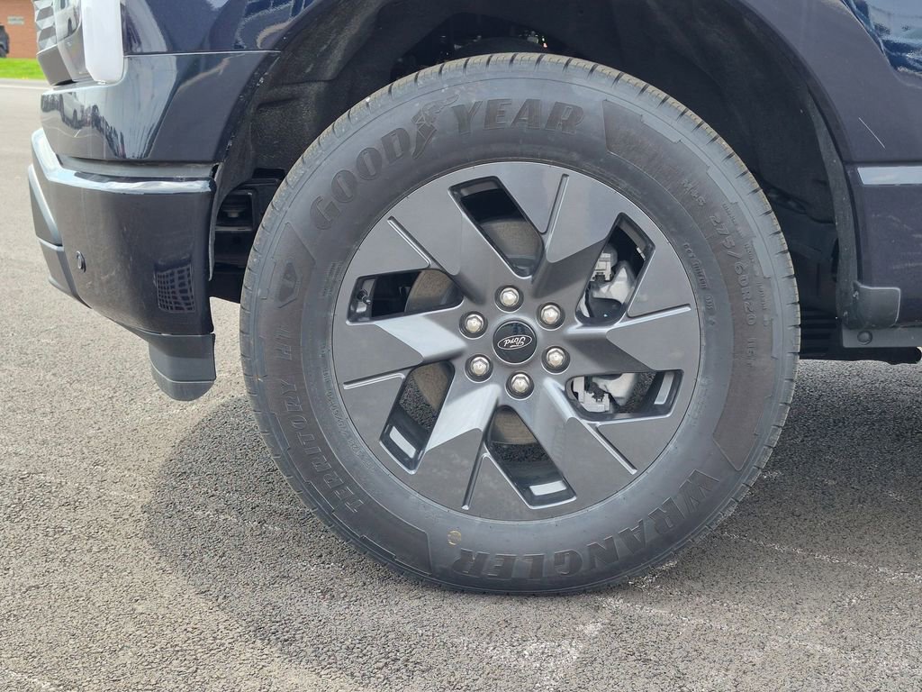 New 2025 Ford F150 Lightning Lariat AWD/4WD image 23