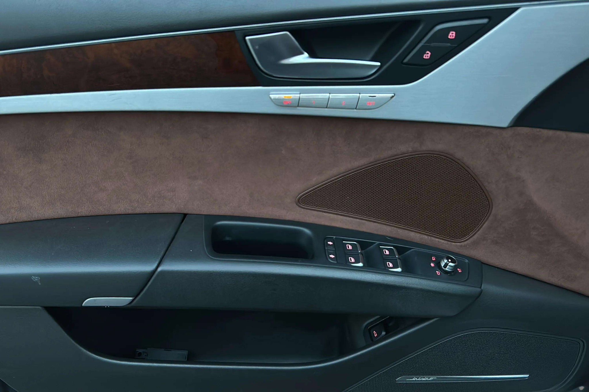 Used 2011 Audi A8 4.2 image 42