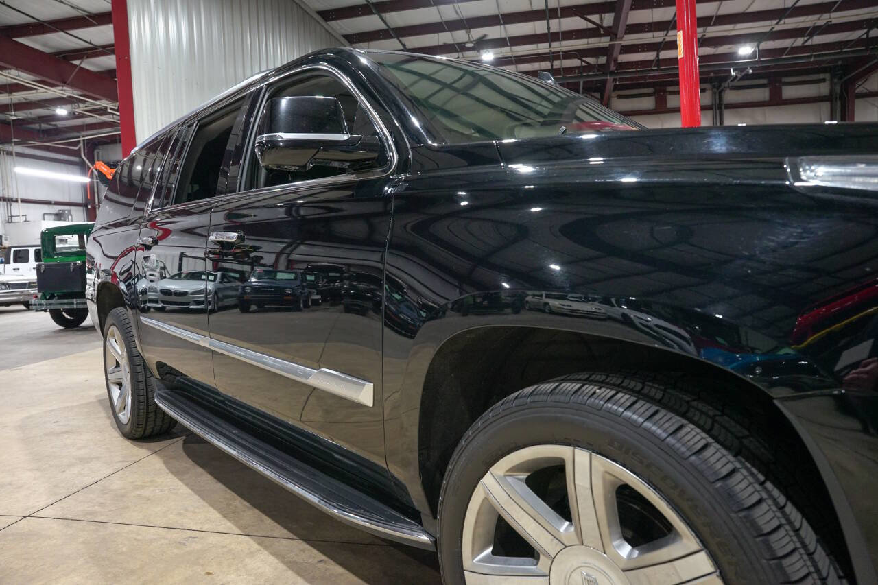 Used 2018 Cadillac Escalade ESV Luxury AWD/4WD image 29