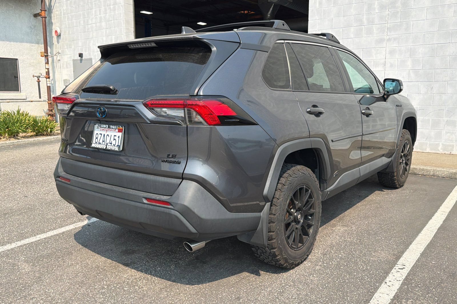 Used 2021 Toyota RAV4 LE AWD/4WD image 5