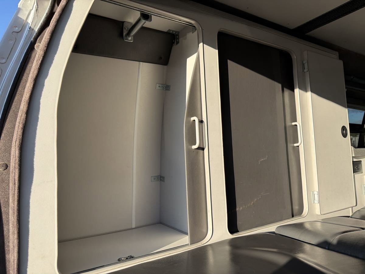 Used 2010 Ford E-350 and Econoline 350 Super Duty image 26