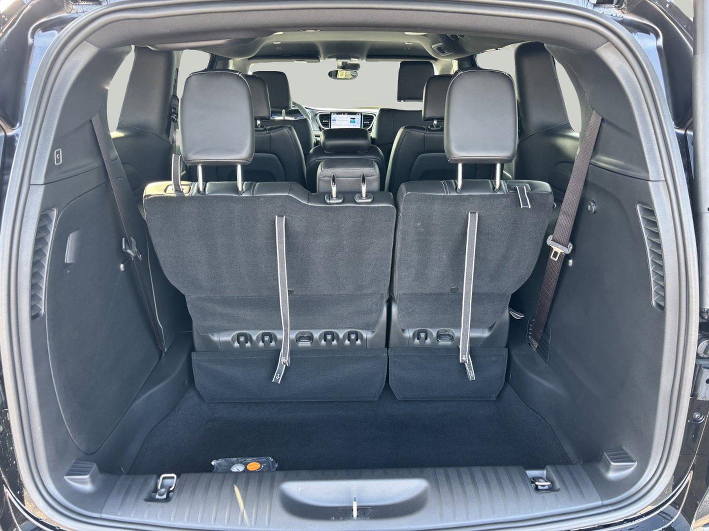 New 2026 Chrysler Pacifica Select image 11