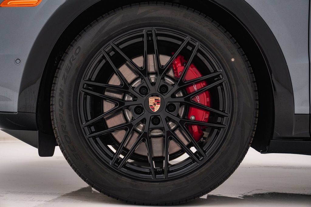 New 2026 Porsche Cayenne GTS AWD/4WD image 13