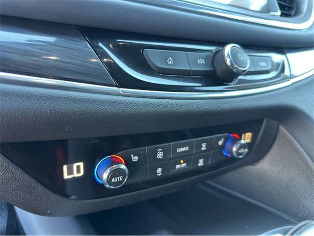 Used 2019 Buick Enclave Essence image 28