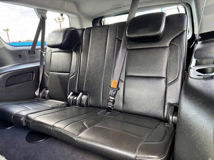 Used 2019 Chevrolet Suburban LT image 12