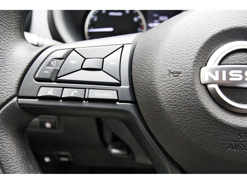 Certified 2025 Nissan Kicks Play S image 13