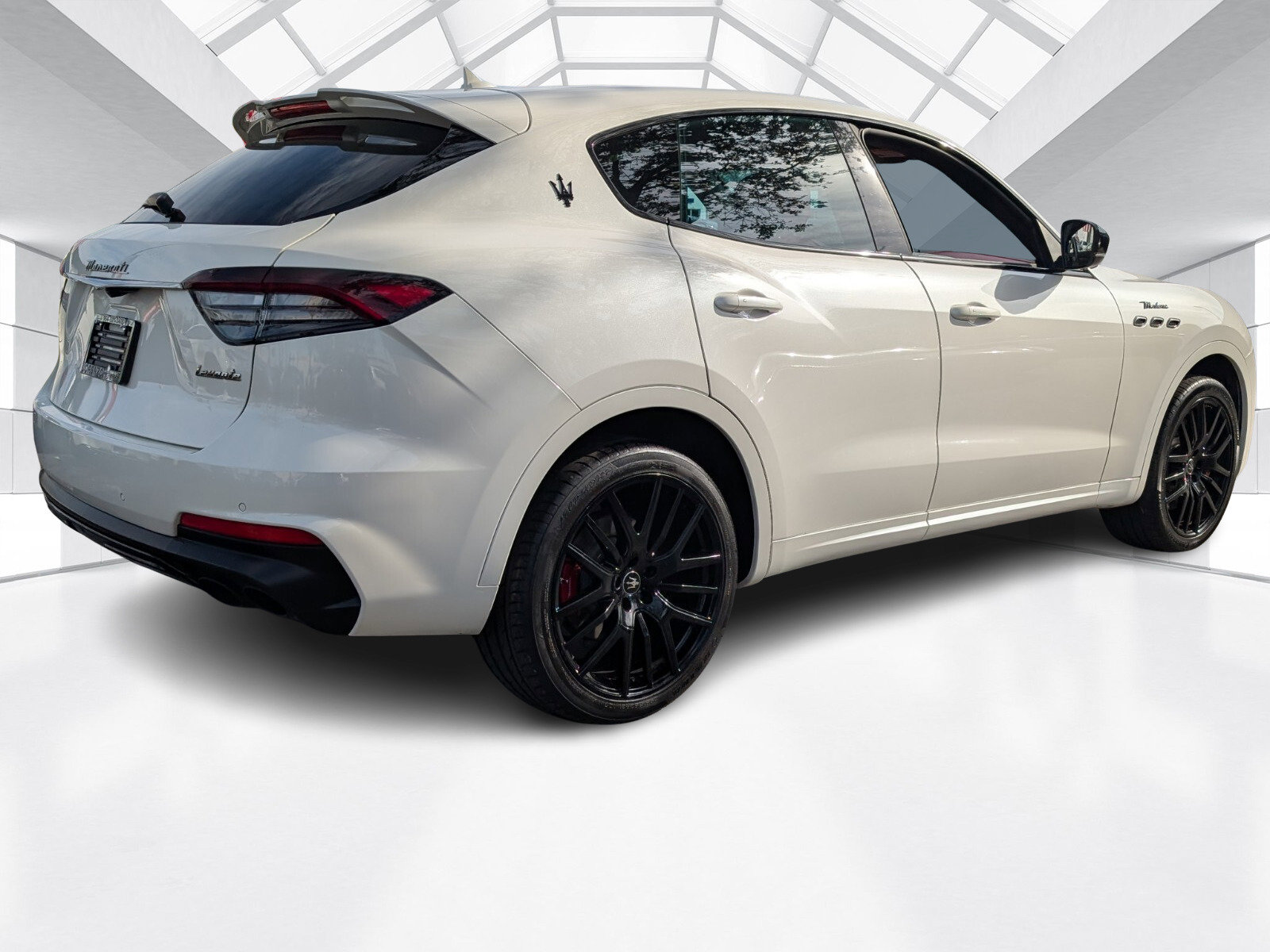 Used 2022 Maserati Levante Modena image 7