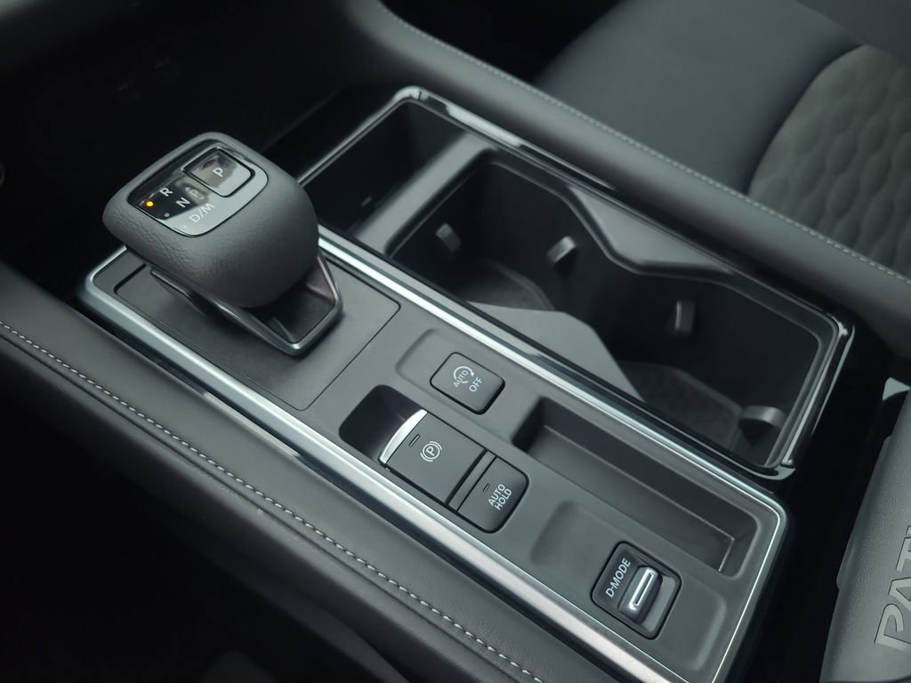 Certified 2025 Nissan Pathfinder SV image 25