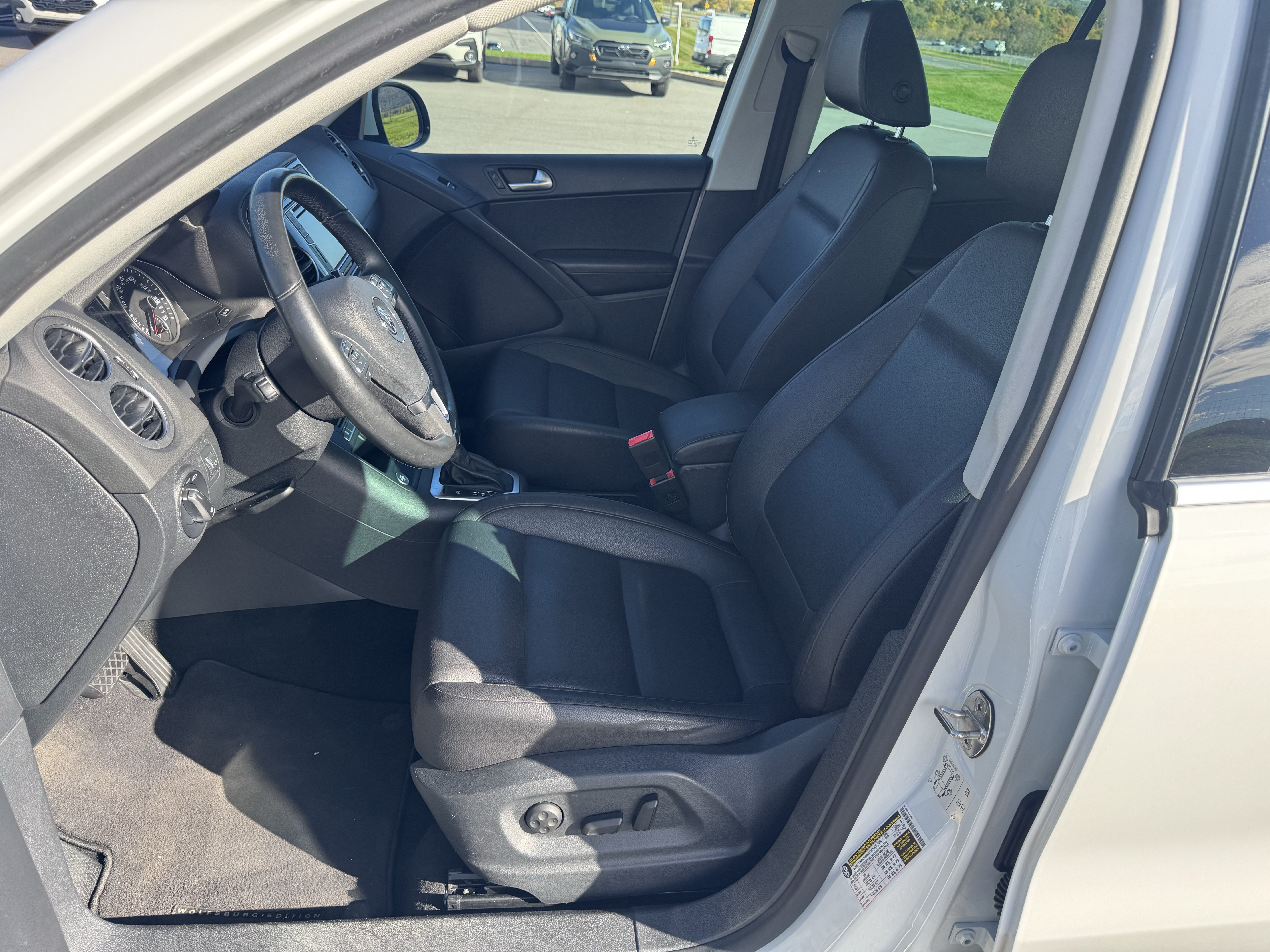 Used 2017 Volkswagen Tiguan Wolfsburg Edition AWD/4WD image 12