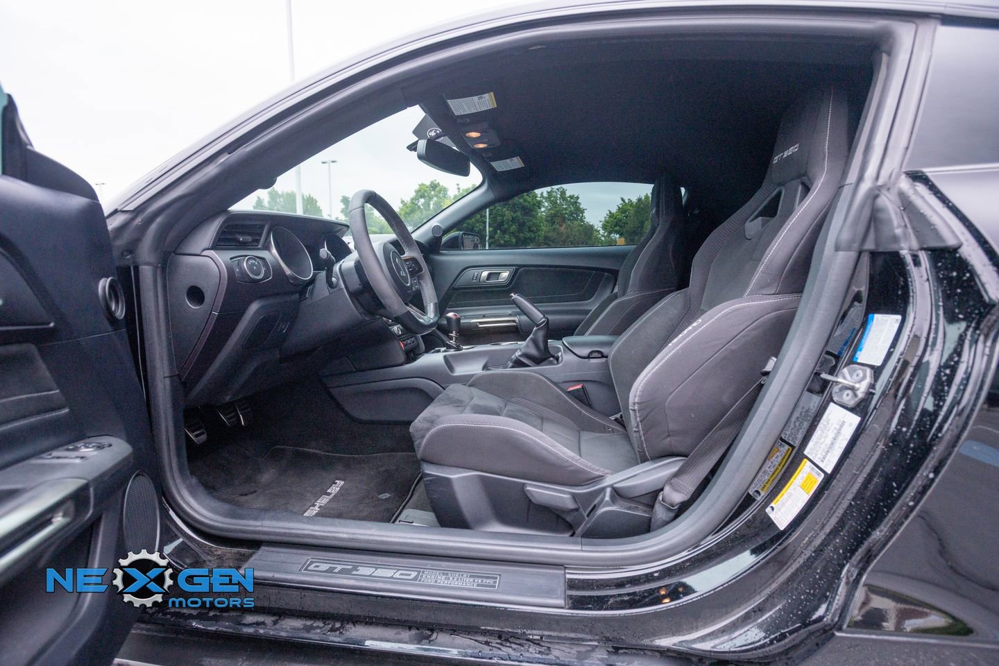 Used 2016 Ford Mustang Shelby GT350 w/ Track Package RWD image 11