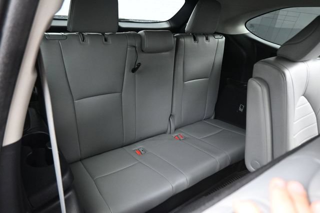 Used 2023 Toyota Highlander XLE AWD/4WD image 18