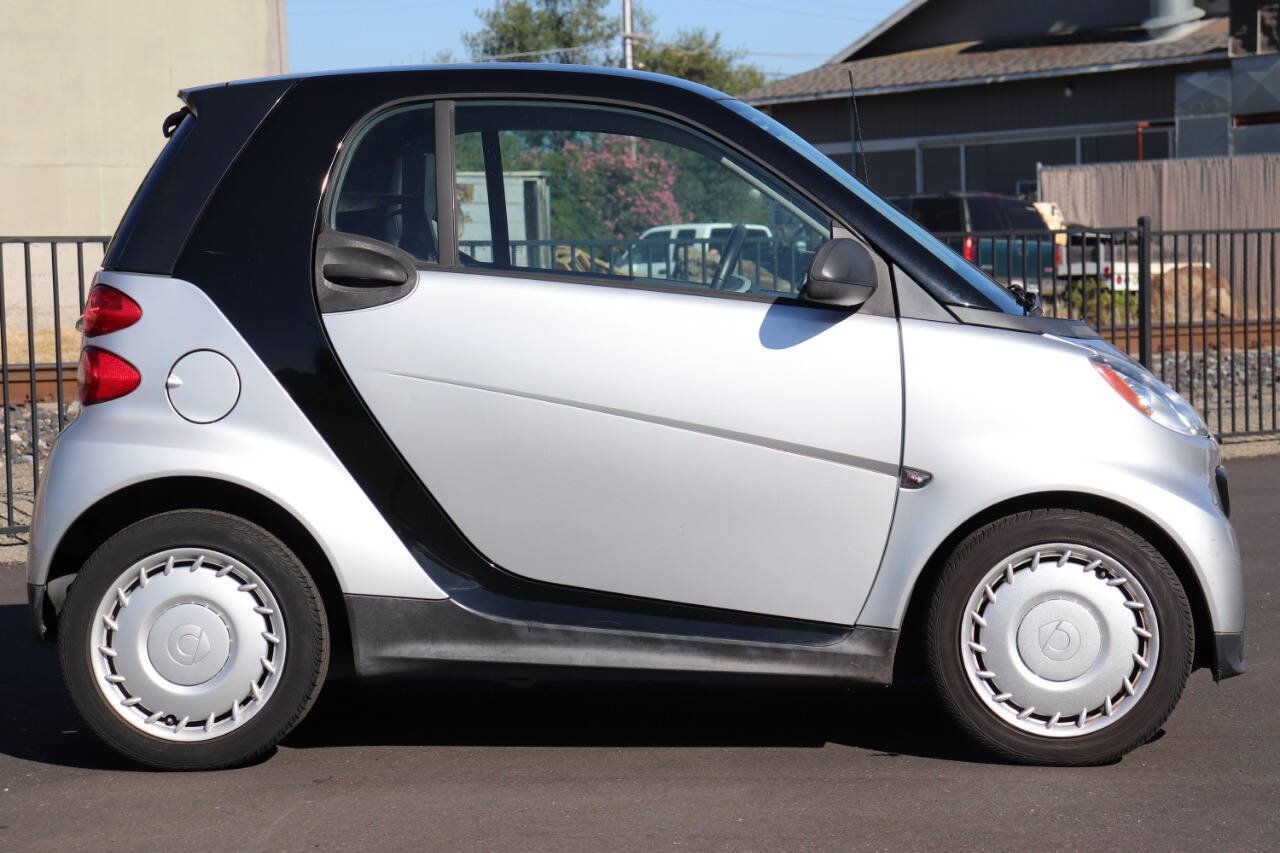 Used 2013 smart fortwo pure RWD image 10