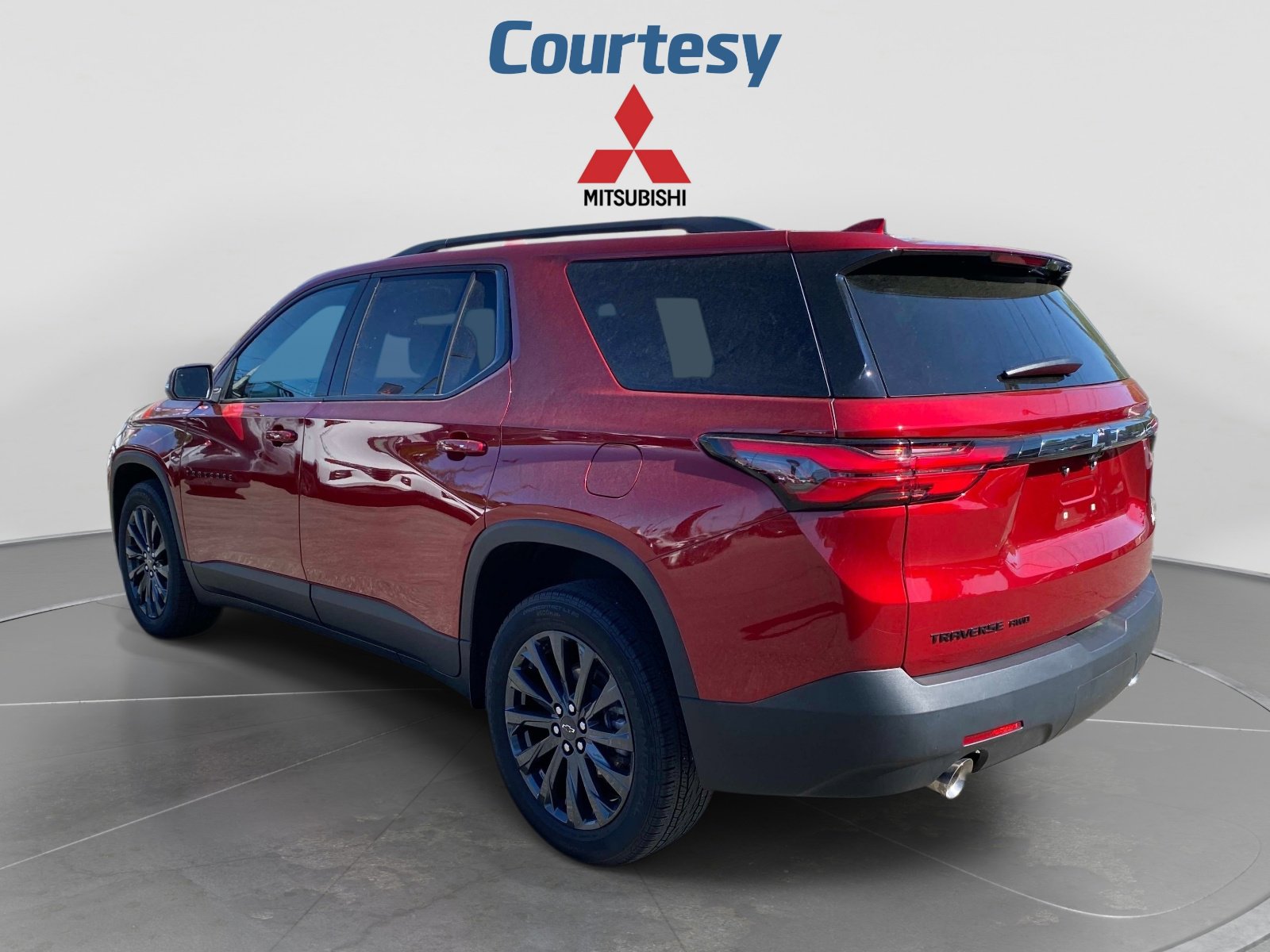 Used 2023 Chevrolet Traverse RS AWD/4WD image 3