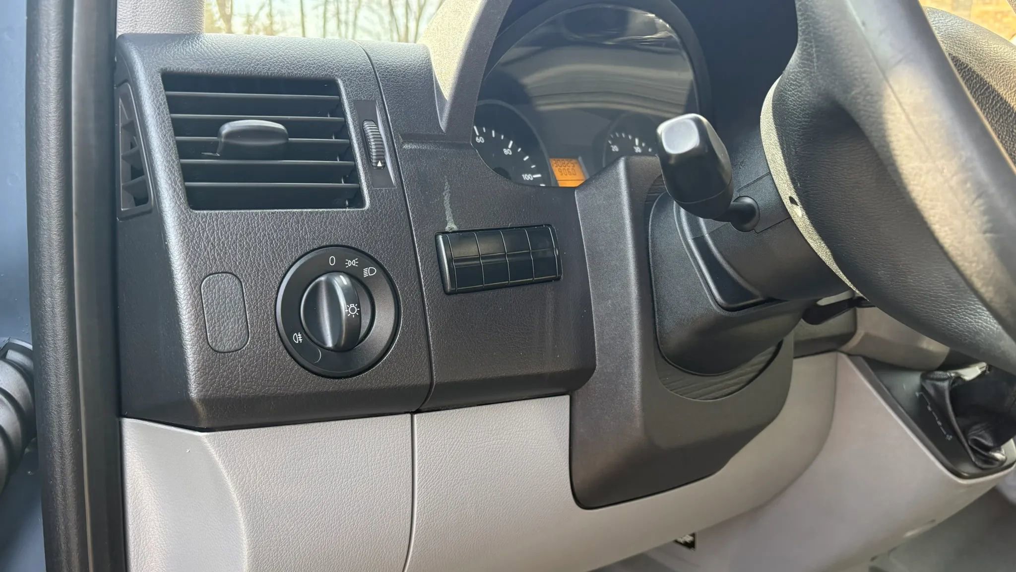 Used 2018 Mercedes-Benz Sprinter 2500 image 17