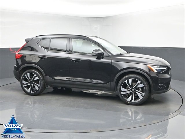 Used 2024 Volvo XC40 B5 Plus w/ Climate Package