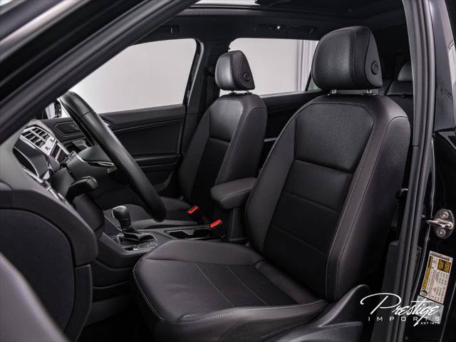 Used 2020 Volkswagen Tiguan SE R-Line FWD image 24