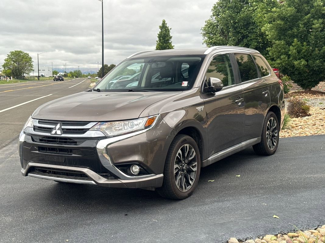 Used 2018 Mitsubishi Outlander GT AWD/4WD image 34