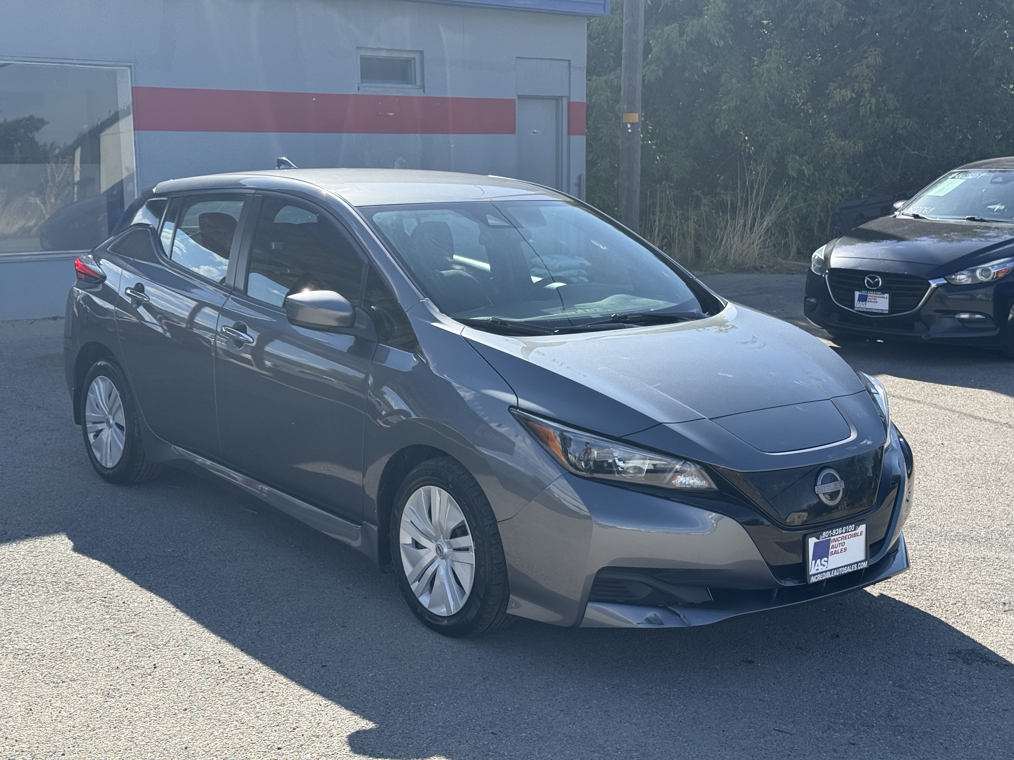 Used 2025 Nissan Leaf S FWD image 2