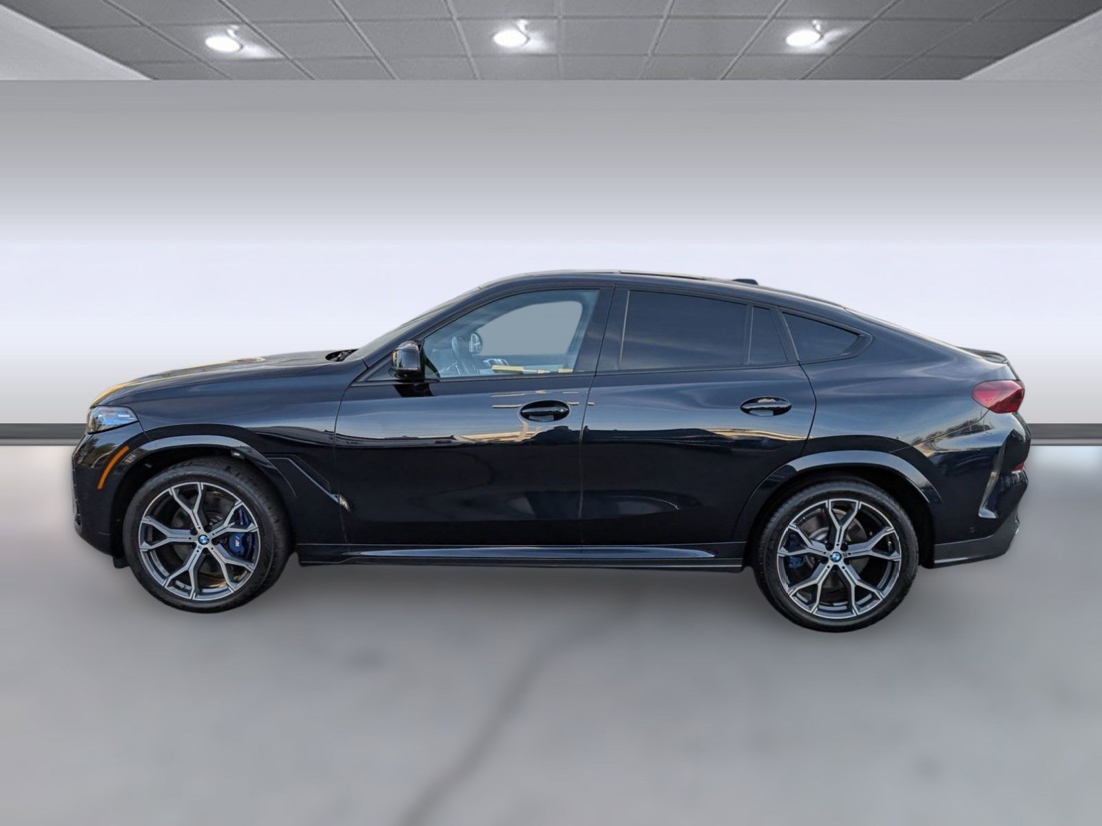 Certified 2024 BMW X6 M60i w/ Dynamic Handling Package image 2