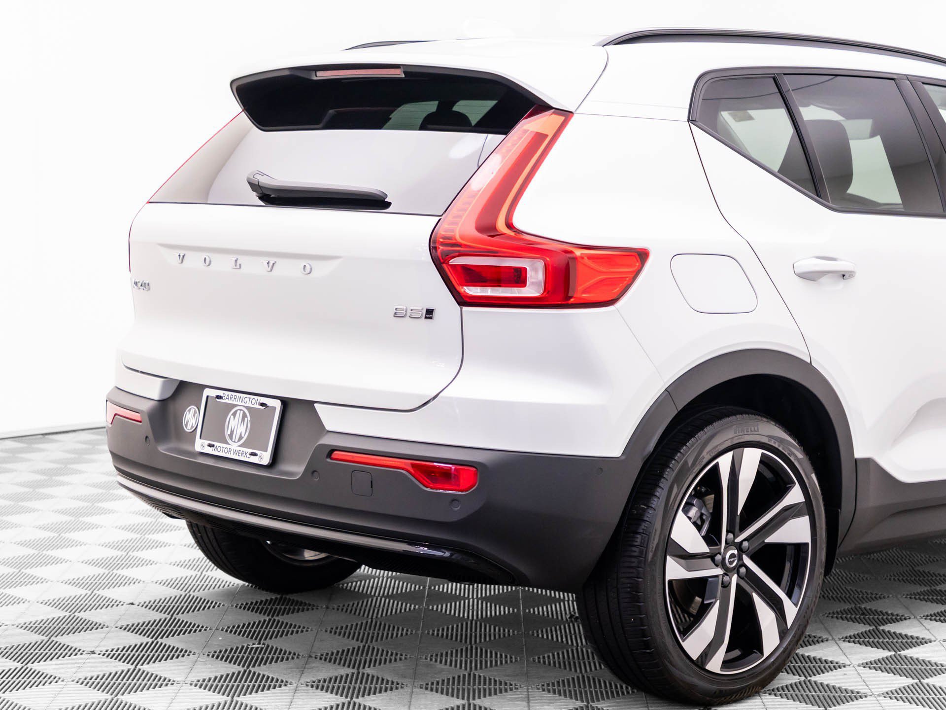 Used 2023 Volvo XC40 B5 Ultimate w/ Protection Package Premier AWD/4WD image 36