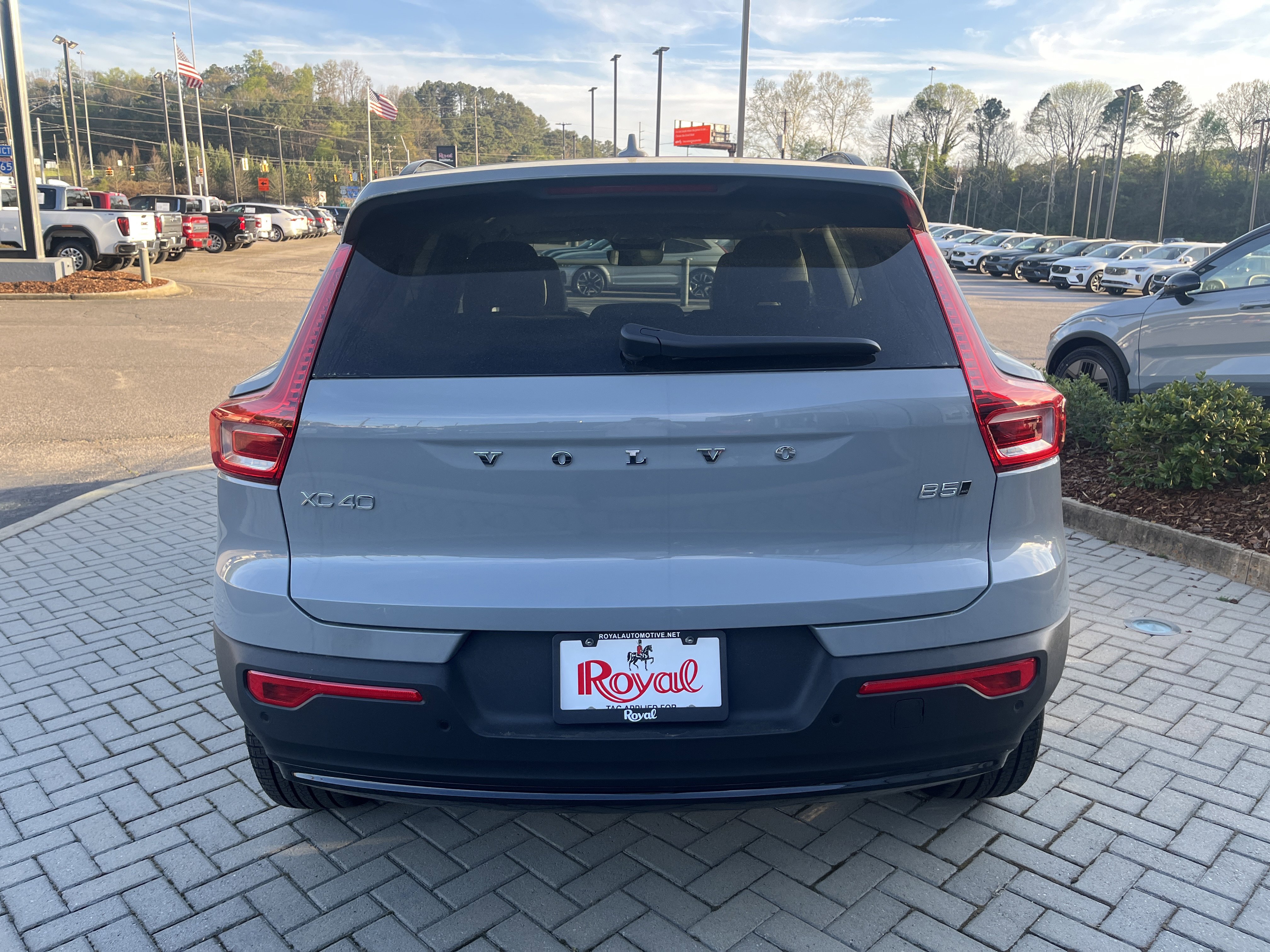 New 2026 Volvo XC40 B5 Ultra w/ Protection Package Premier image 4